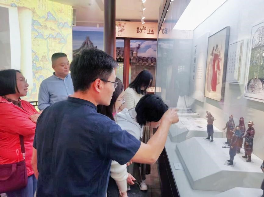 图片4.jpg 图片4.jpg